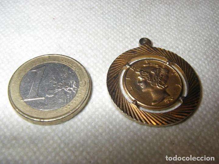 Joyeria: Medalla con moneda estadounidense, ba&ntilde;ada oro. - Foto 1