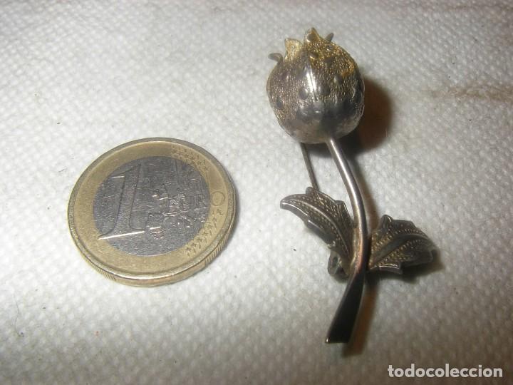 Joyeria: Insignia o broche con forma de granada. - Foto 3