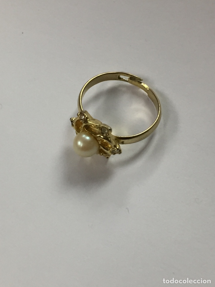 Joyeria: Sortija de bisuter&iacute;a con perla central - Foto 3