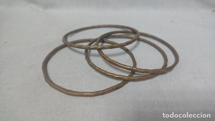 Gioielleria: LOTE DE CUATRO PULSERAS MET&Aacute;LICAS BISUTERIA