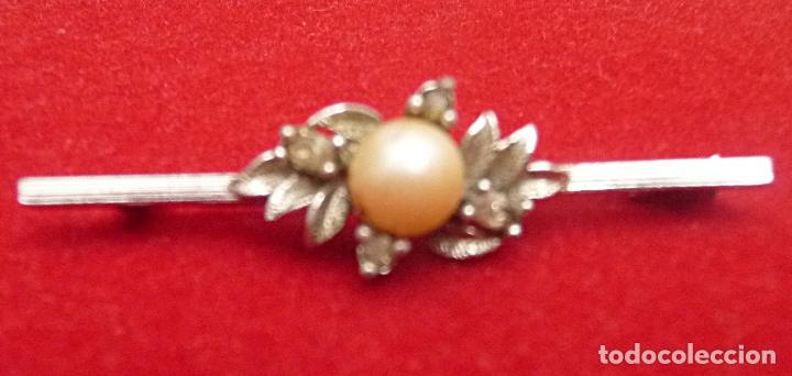Joyeria: BROCHE ANTIGUO DE METAL CON PERLA - Foto 1