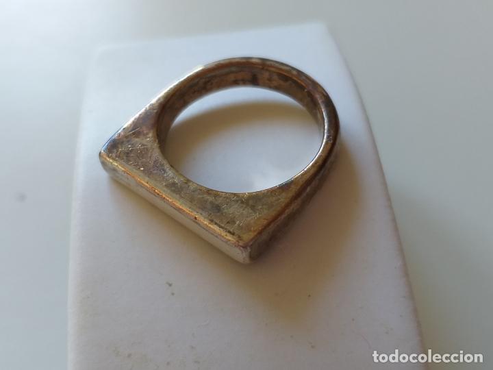 Joyeria: Bonito anillo o sortija. Plateado. Forma rectangular. - Foto 5