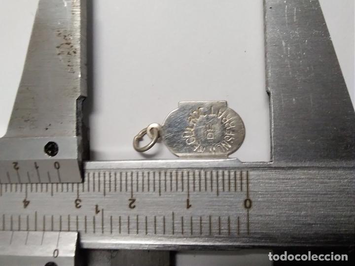 Joyeria: MEDALLA DE LA VIRGEN DE MONTSERRAT, EN PLATA - Foto 2