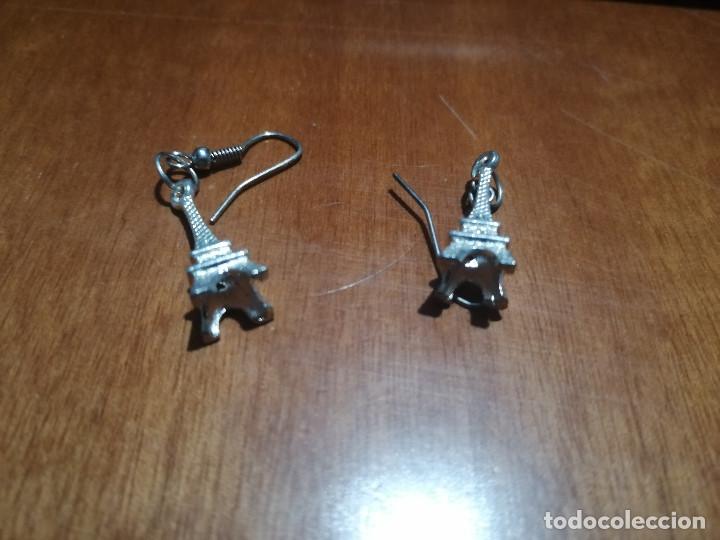 Joyeria: TORRE EIFEL. PENDIENTES. COLOR PLATA. DE METAL. BUEN ESTADO. SIN USO