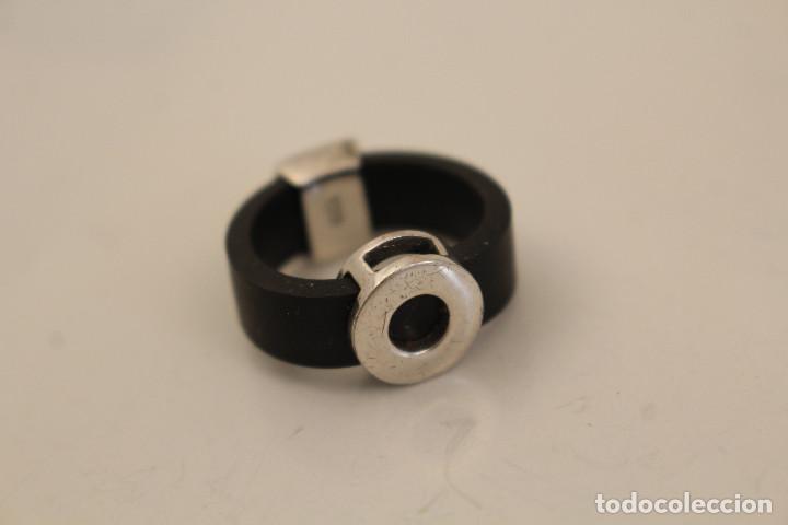 Joyeria: anillo de caucho y plata 925 - Foto 1