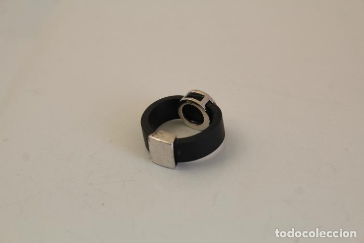 Joyeria: anillo de caucho y plata 925 - Foto 3