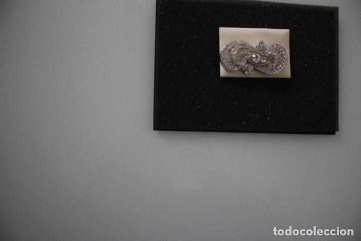 Joyeria: BROCHE DE ZIRCONITAS MARCA LUCHI CABRERA SEVILLA - Foto 2