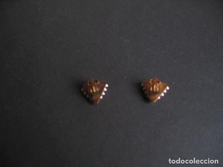 Joyeria: PENDIENTES TRIANGULARES, CON IMITACION A PERLITAS - Foto 2