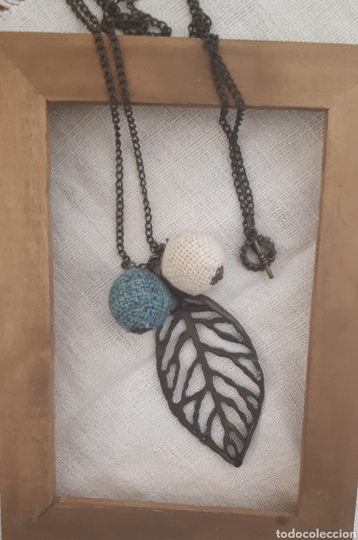 Schmuck: Collar vintage colgante hoja y bolas forradas tela