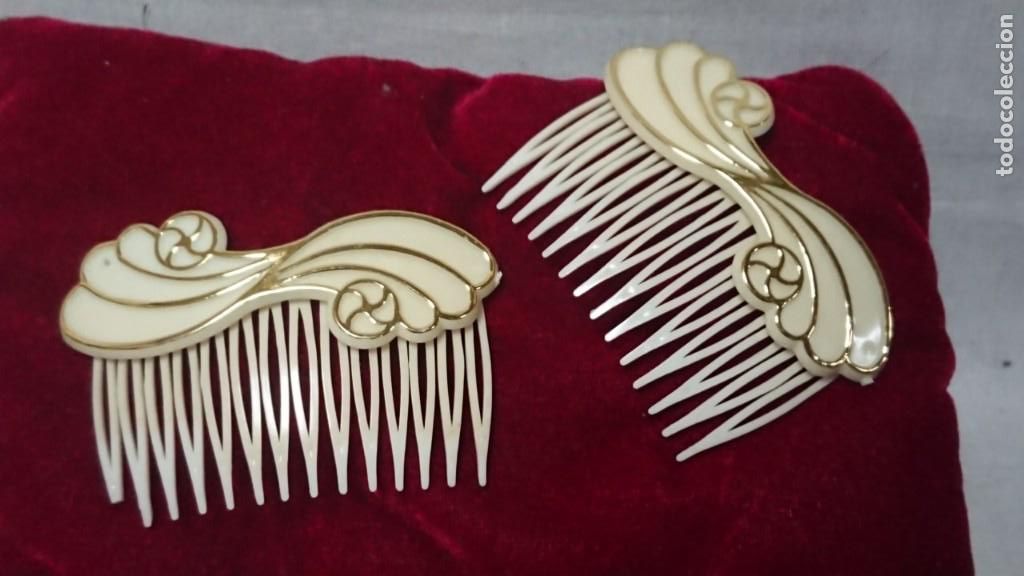 Gioielleria: PAREJA DE PEINETAS DE PL&Aacute;STICO