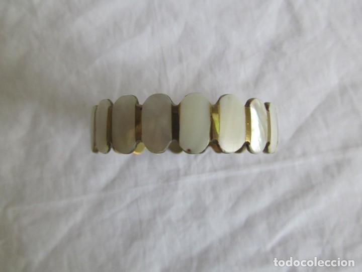 Joyeria: Pulsera r&iacute;gida de lat&oacute;n y n&aacute;car tallado - Foto 3