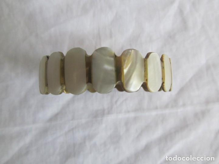 Joyeria: Pulsera r&iacute;gida de lat&oacute;n y n&aacute;car tallado - Foto 4