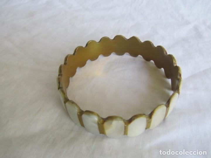 Joyeria: Pulsera r&iacute;gida de lat&oacute;n y n&aacute;car tallado - Foto 5