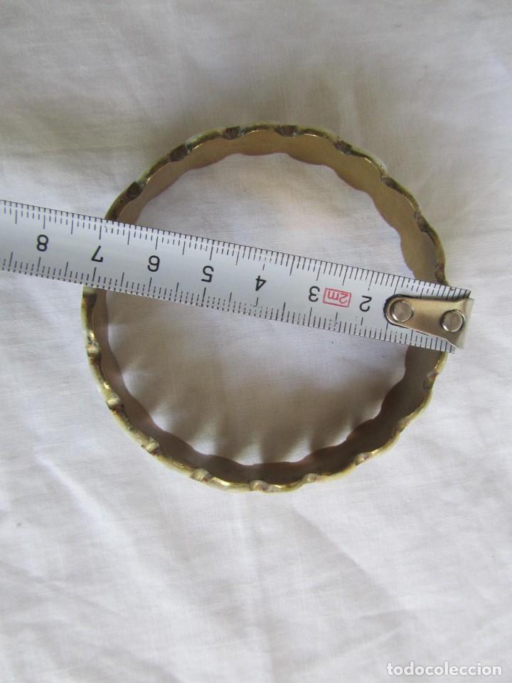 Joyeria: Pulsera r&iacute;gida de lat&oacute;n y n&aacute;car tallado - Foto 6