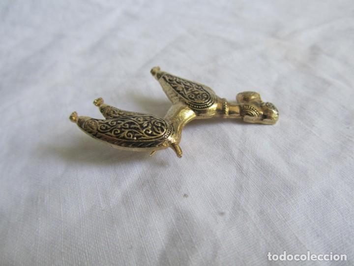 Joyeria: Broche en metal dorado con forma de perro caniche - Foto 4