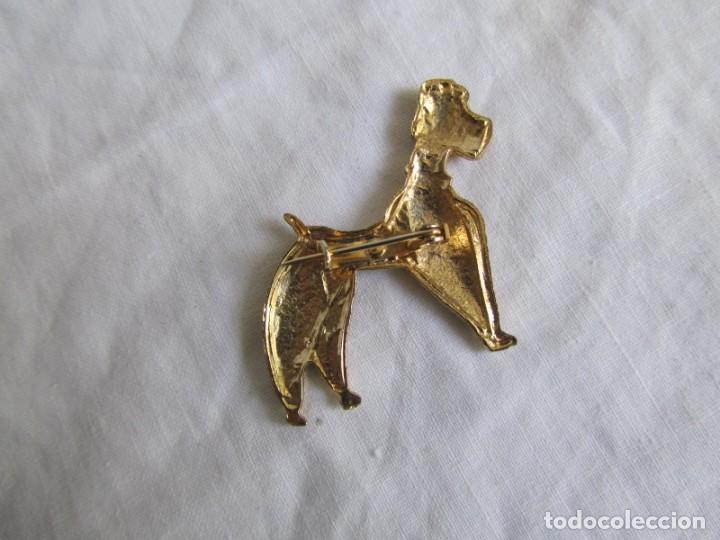 Joyeria: Broche en metal dorado con forma de perro caniche - Foto 6