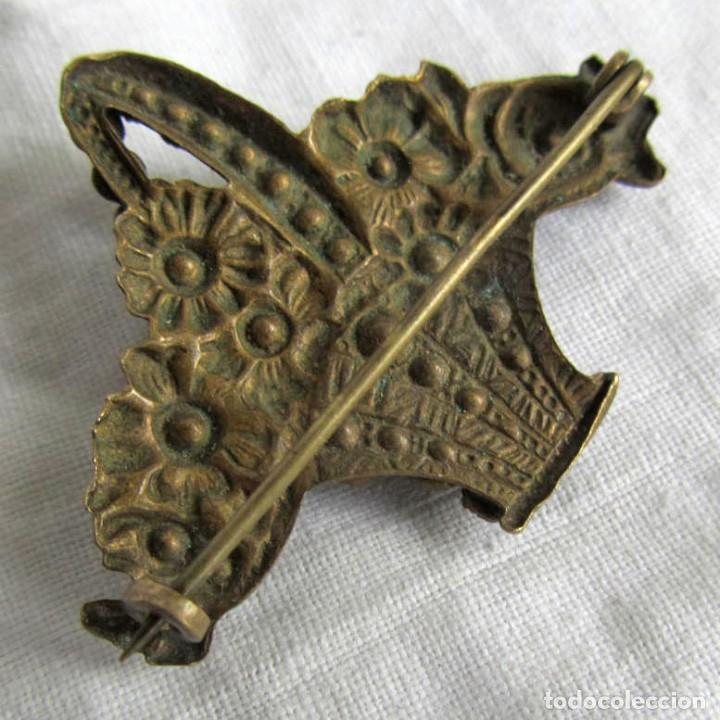 Joyeria: Antiguo broche de lat&oacute;n con pedrer&iacute;a - Foto 5