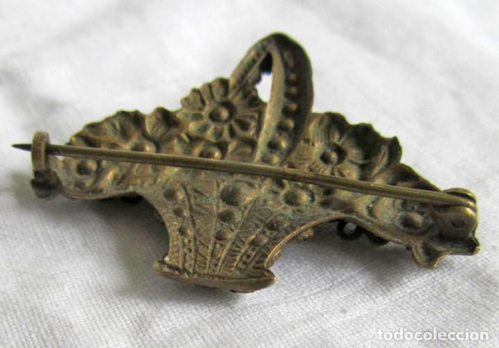 Joyeria: Antiguo broche de lat&oacute;n con pedrer&iacute;a - Foto 6