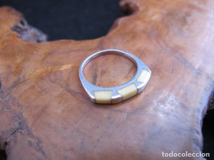 Joyeria: Anillo de plata con incrustaciones de hueso - Foto 1