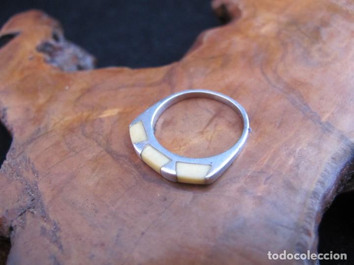 Joyeria: Anillo de plata con incrustaciones de hueso - Foto 2