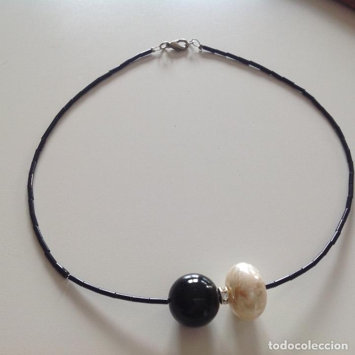 Joyeria: GARGANTILLA PERLA CON DIBUJOS Y BOLA NEGRA - Foto 1