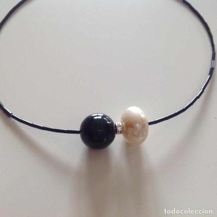 Joyeria: GARGANTILLA PERLA CON DIBUJOS Y BOLA NEGRA - Foto 4