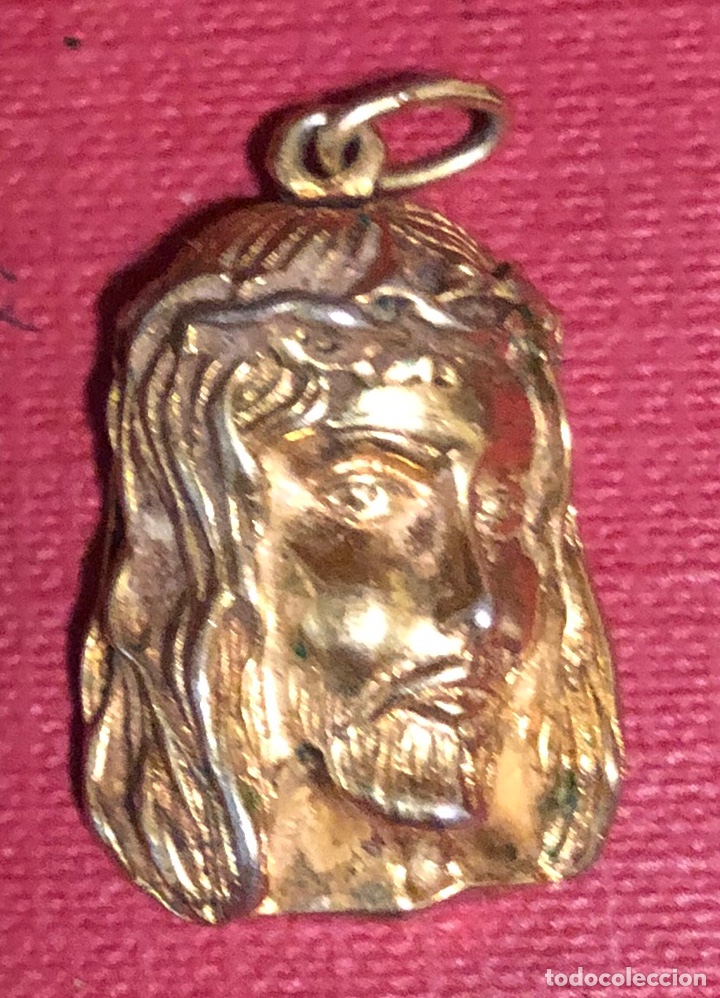 Joyeria: Colgante chapado en oro, con la faz de Cristo