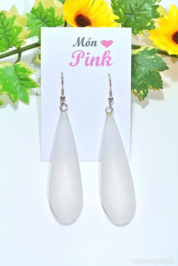 Joyeria: Pendientes largos color blanco, A&ntilde;o 2000, Nuevos - Foto 2