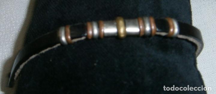 Joyeria: pulsera de cuero con piezas de metal - Foto 2