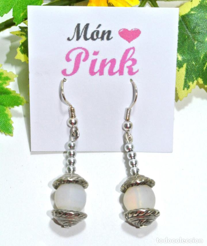 Joyeria: Pendientes largos color plata y blanco, a&ntilde;o 2000, Nuevos - Foto 1
