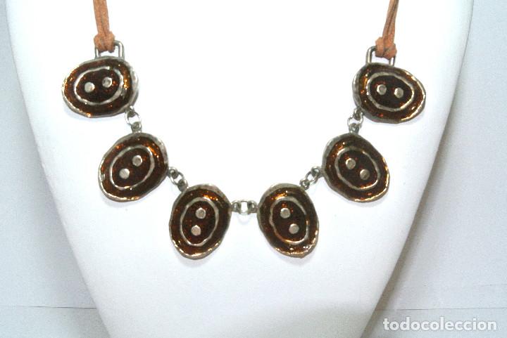 Joyeria: Collar color marr&oacute;n y plata, A&ntilde;o 2000, Nuevo - Foto 2