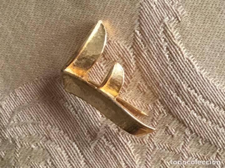 Joalharia: BROCHE ALFILER LETRA F VINTAGE DAG
