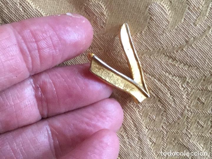 Joalharia: BROCHE ALFILER LETRA V VINTAGE DAG