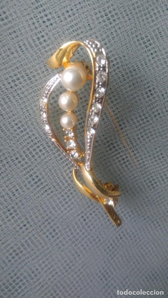 Schmuck: PRECIOSO BROCHE ANTIGUO DORADO DE PEDRER&Iacute;A Y PERLAS