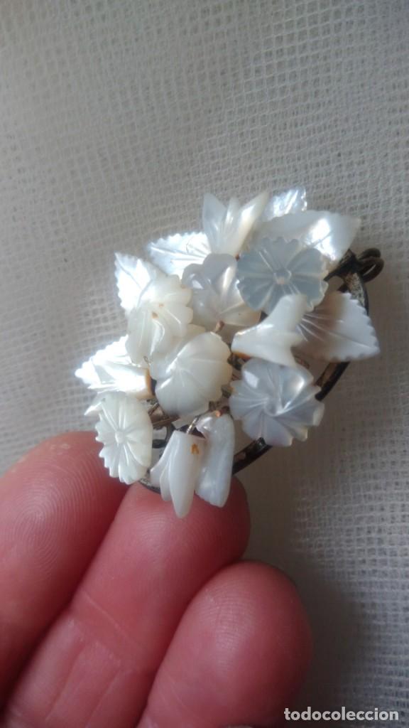 Schmuck: PRECIOSO BROCHE ANTIGUO DE FLORES TALLADAS DE N&Aacute;CAR