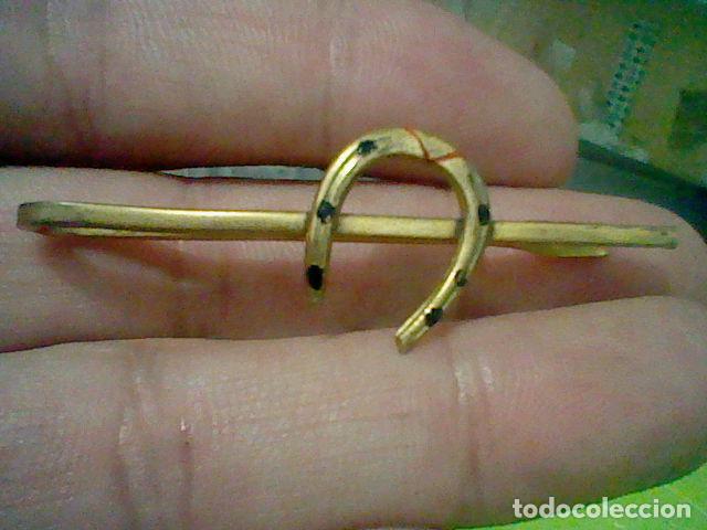 Schmuck: HERRADURA PASADOR ANTIGUO VINTAGE RETRO METAL DORADO 6CMS LARGO