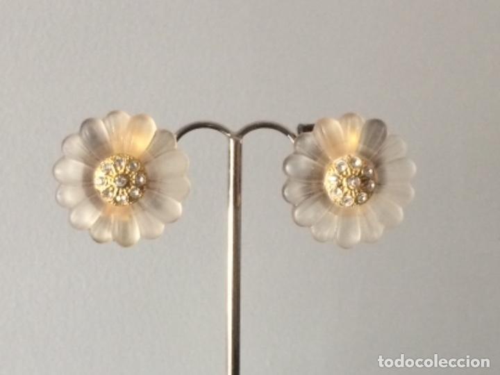 Joyeria: PENDIENTES CON FORMA DE FLOR - Foto 1