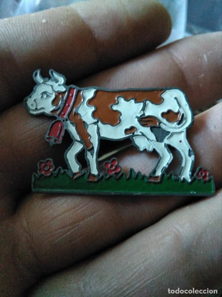 Joyeria: INSIGNIA ANTIGUA VACA LECHERA - Foto 1