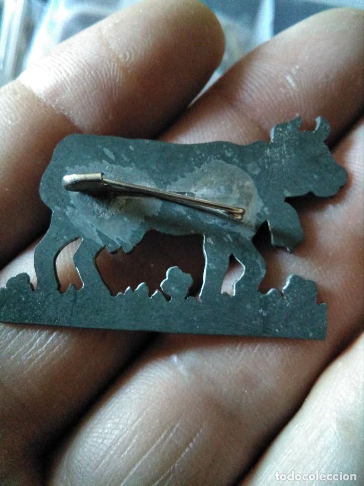 Joyeria: INSIGNIA ANTIGUA VACA LECHERA - Foto 2