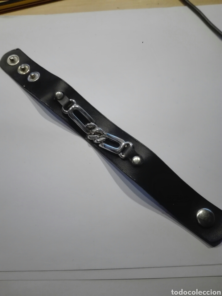 Gioielleria: PULSERA MODERNA ROCKER CUERO Y METAL PLATEADO
