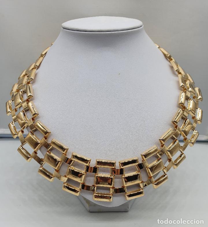 Joyeria: Gargantilla de dise&ntilde;o sofisticado de eslabones rectangulares con ba&ntilde;o de oro . - Foto 4
