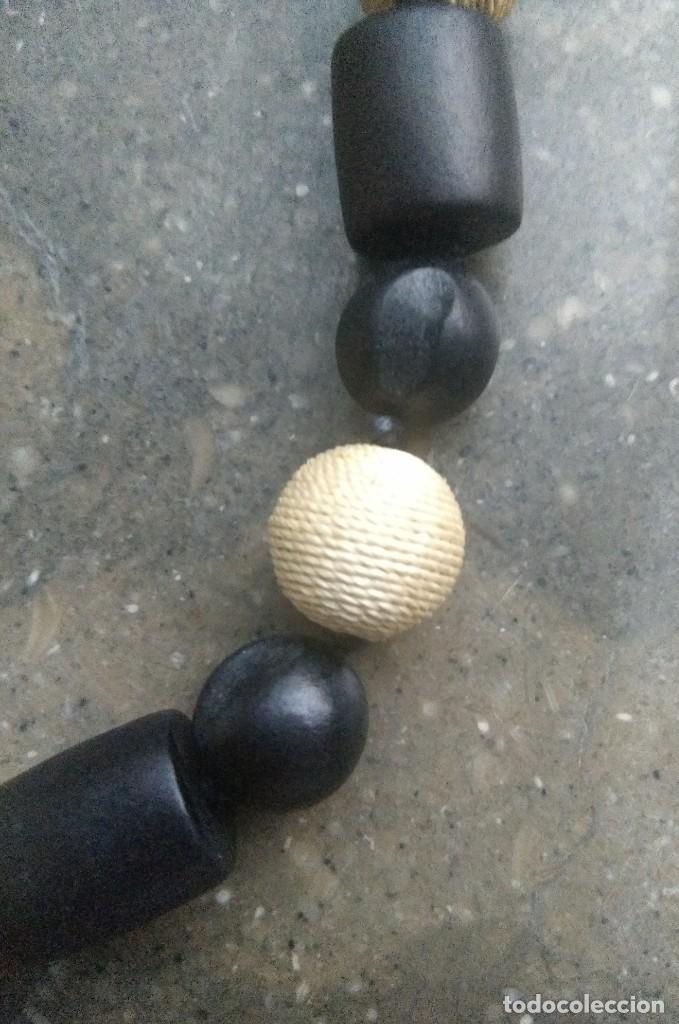 Joyeria: Bonito collar de madera y textil, negro y crudo - Foto 2