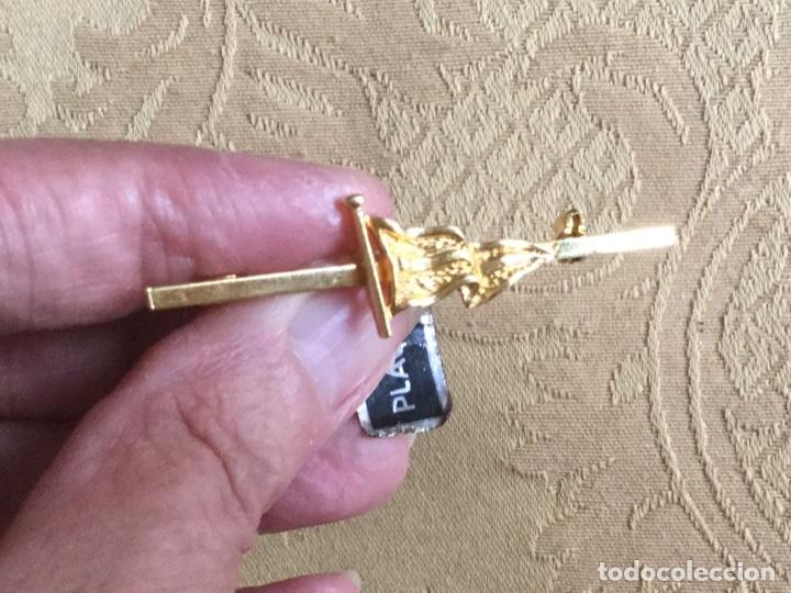 Joaillerie: BROCHE ALFILER VINTAGE BANDERA A&Ntilde;OS 70