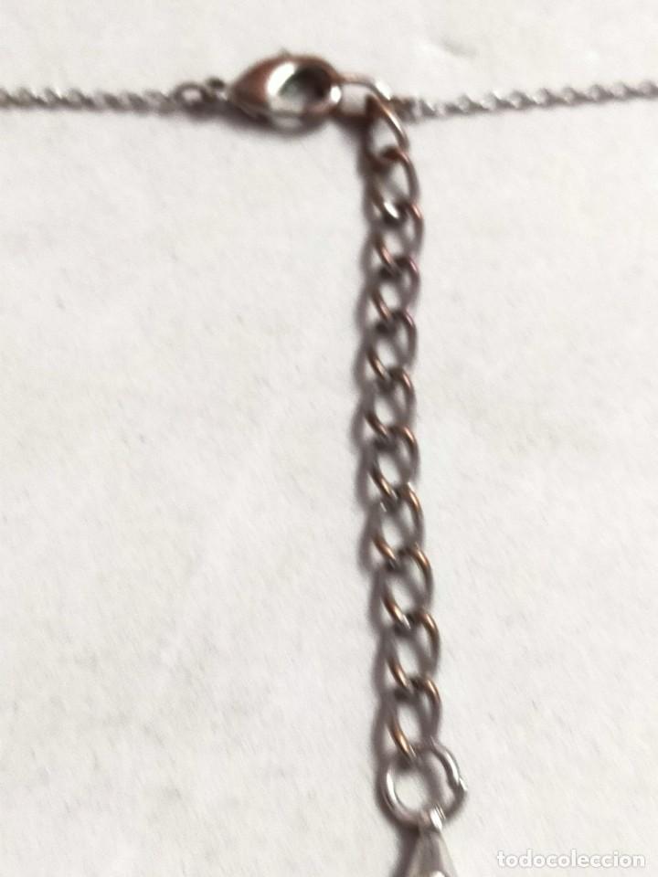 Joyeria: CADENA DE METAL PLATEADO CON COLGANTE EN FORMA DE TRAINGULO - Foto 5