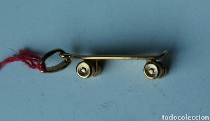 Joyeria: Skateboard o monopatin dorado - 20mm - Foto 2