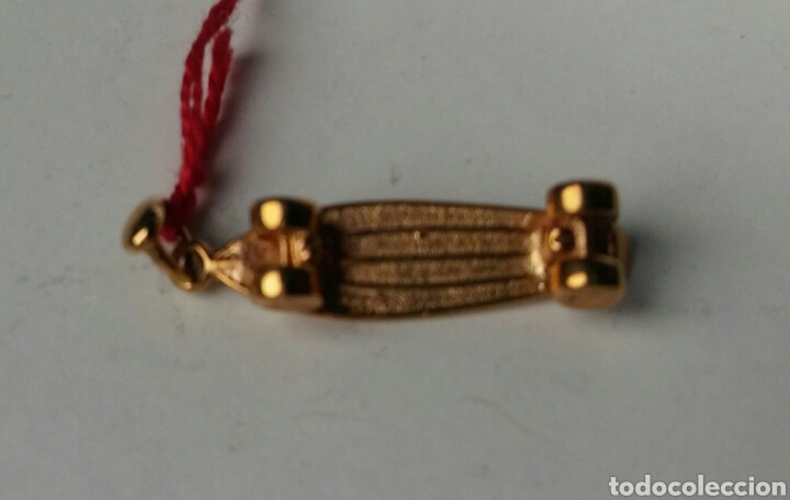 Joyeria: Skateboard o monopatin dorado - 20mm - Foto 5