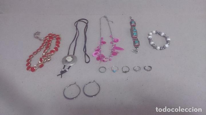 Schmuck: 3 COLLARES 2 PULSERAS 5 ANILLOS PEQUE&Ntilde;OS 1 PENDIENTES ( BISUTER&Iacute;A). 194
