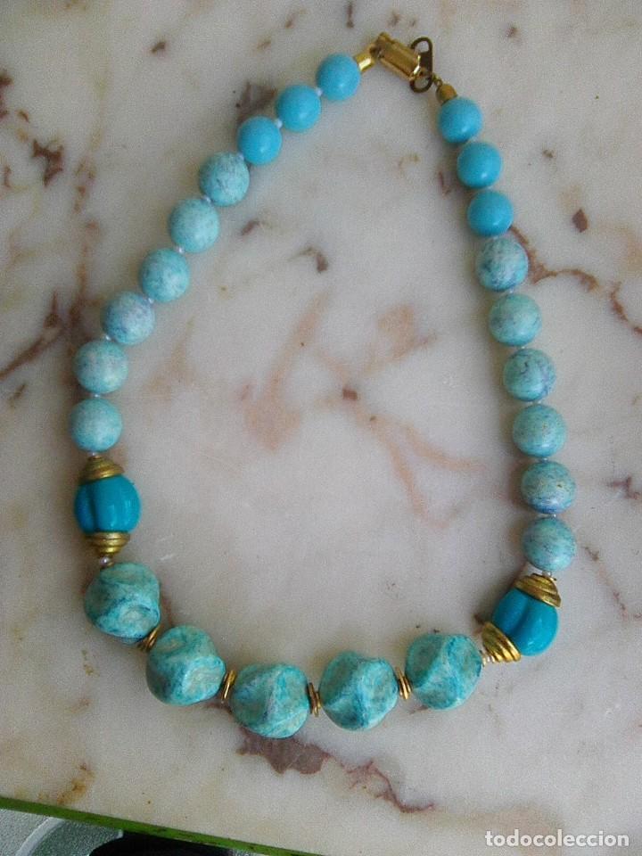 Joyeria: collar de cuentas azules en pl&aacute;stico, a&ntilde;os 80 - Foto 1