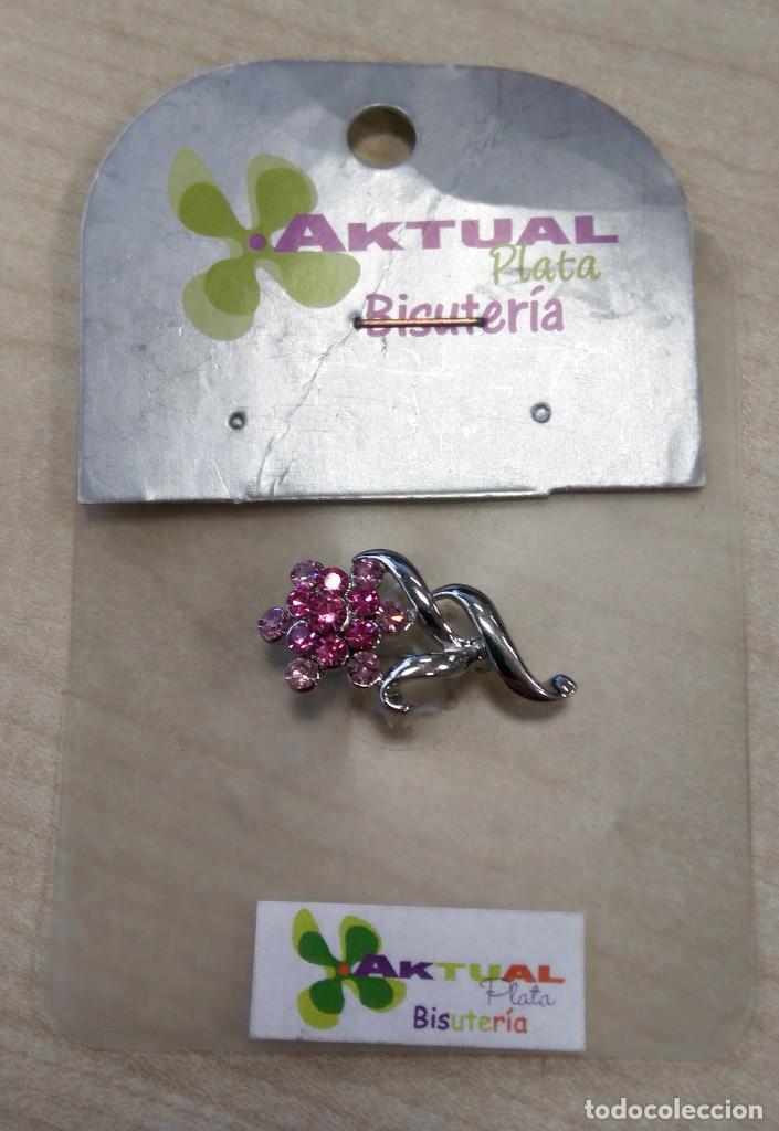 Joyeria: BISUTERIA - FLOR CON INCRUSTACIONES MORADAS. - Foto 1