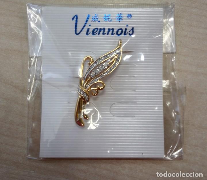 Schmuck: BISUTERIA - VIENNOIS - FLOR CON INCRUSTACIONES BALNCAS - NUEVO.